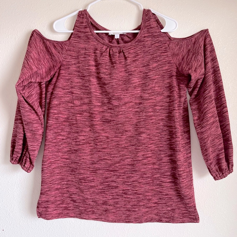 Weekend by Suzanne Betro Women’s top, off the shoulder, long sleeve. Size L